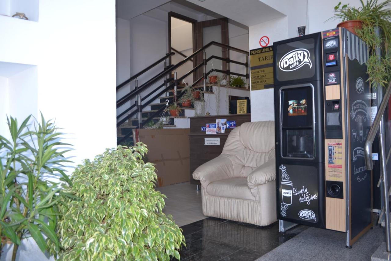 Live Hotel 3*